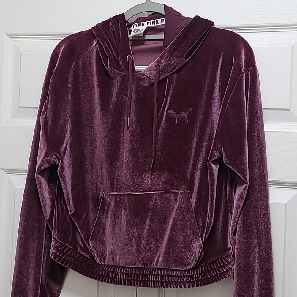 VS pink Velvet cropped sweatshirt with hood size small‎
